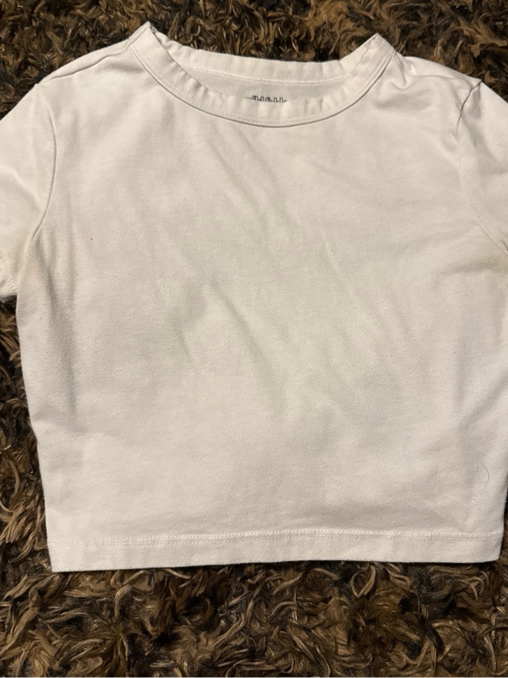 white cropped baby tee